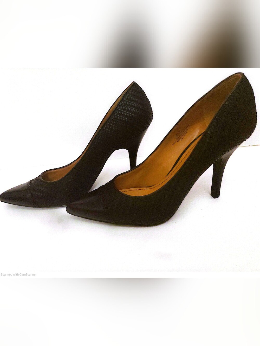 Classic Black Pointed-Toe Women’s Pumps